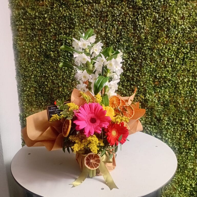 Susurluk Botanik Çiçek Evi kurutulmuş portakallı orkide ve gerbera aranjman